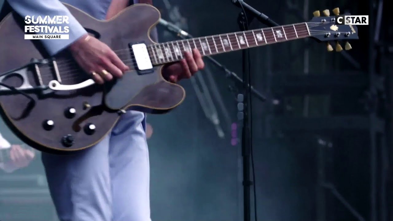 Miles Kane - Cry On My Guitar (Live) | Main Square 2019