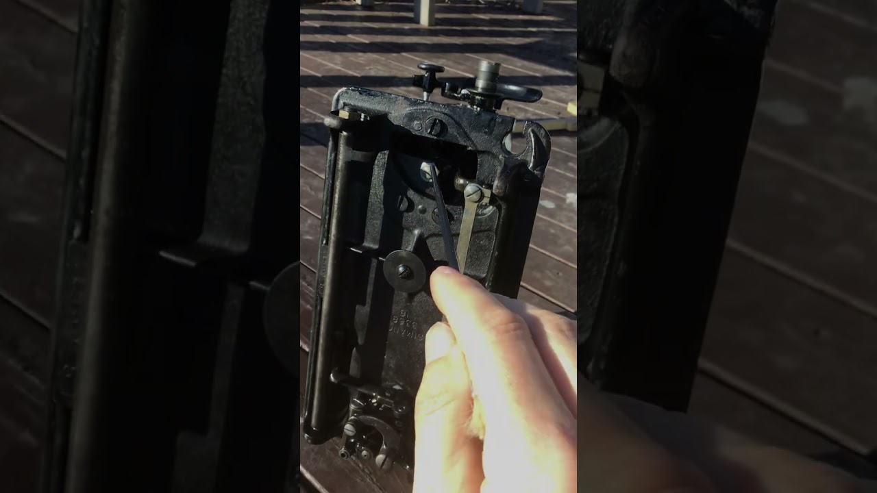 Cleaning out arm shaft in singer 192k 