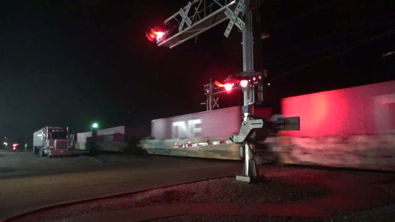 The 'ONE' way to ship! The Senate Avenue-Hiawatha turn, 3/3/26. #railfanning #train #one 
