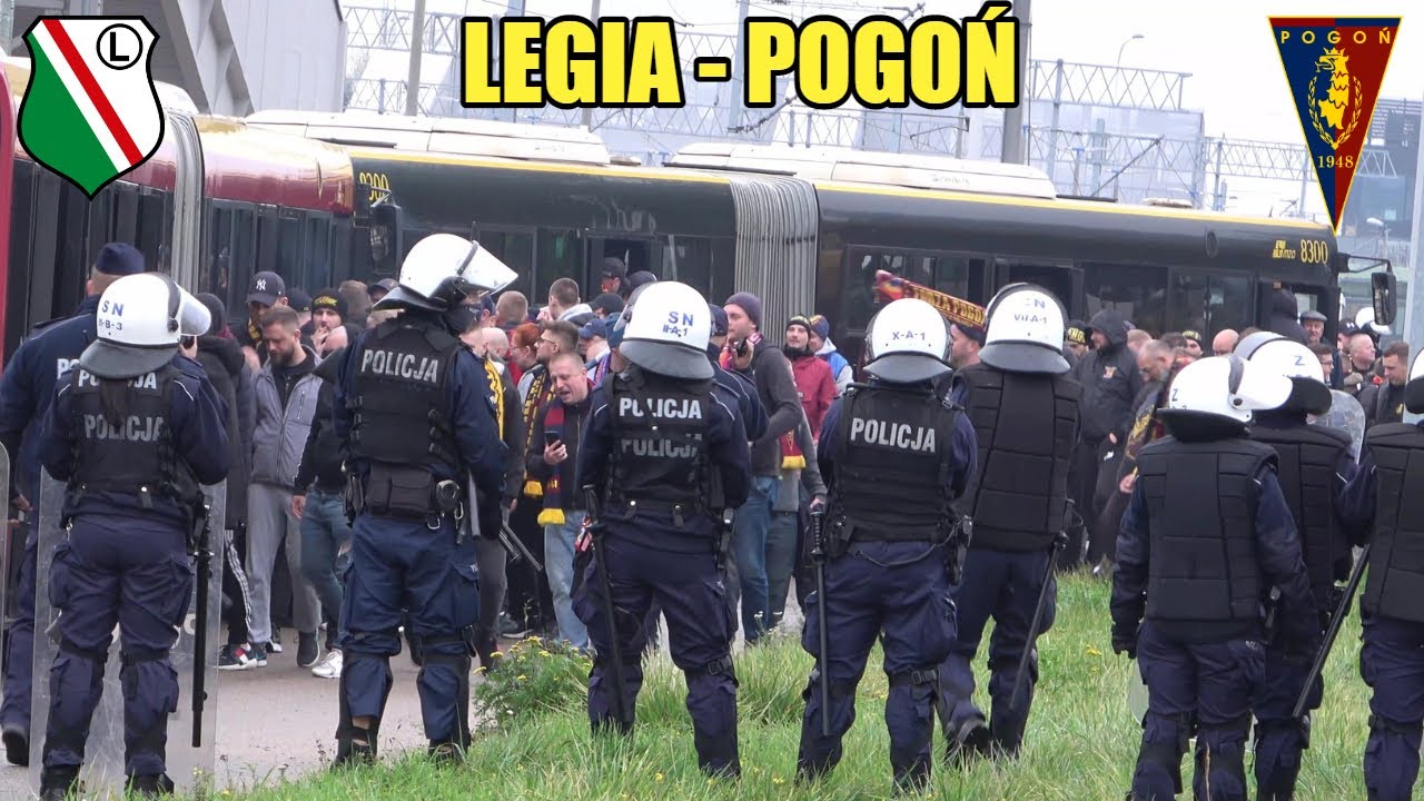Legia - Pogoń: Przyjazd kibiców Pogoni Szczecin, przejazdy alarmowe i akcja Policji