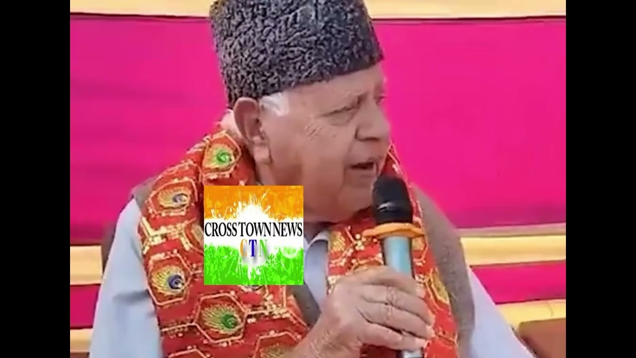 Farooq Abdullah sings &lsquo;Tune mujhe bulaya Sherawaliye&rsquo; bhajan at Katra