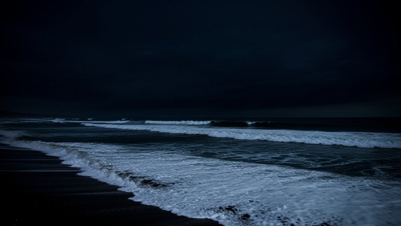 Deep Rumbling Ocean : Deep Sleep Relief [Ultra HD] // Blue Hour 🌌
