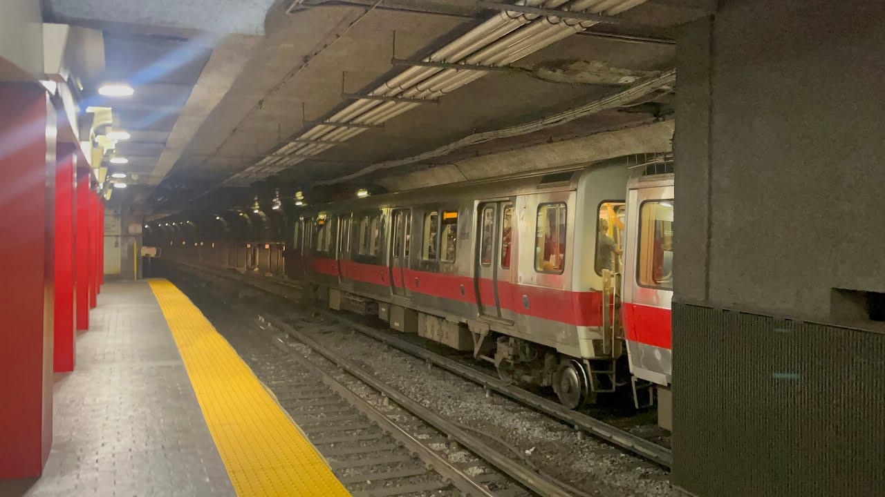 MBTA red line 4 car train action