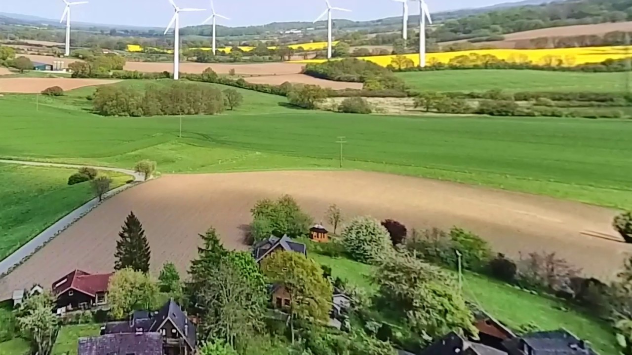 Schöne Aussichten über der Landschaft aus luftiger Höhe - 4K Full HD - 360° Grad - DJI Phantom 4
