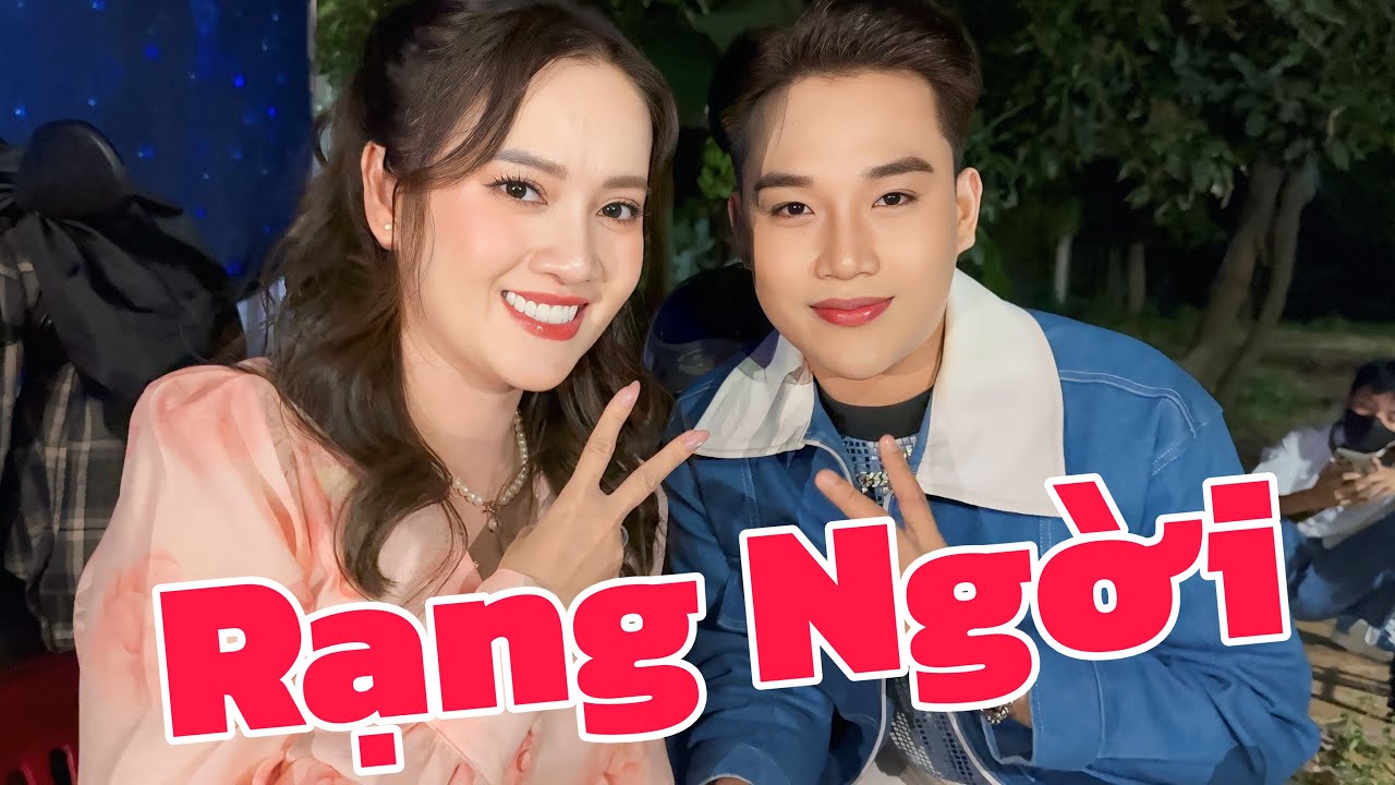 Hồng Loan Rạng Rỡ xuất hiện, khán giả vây kín Hồng Loan chụp ảnh, Full Bàn tối 30/11
