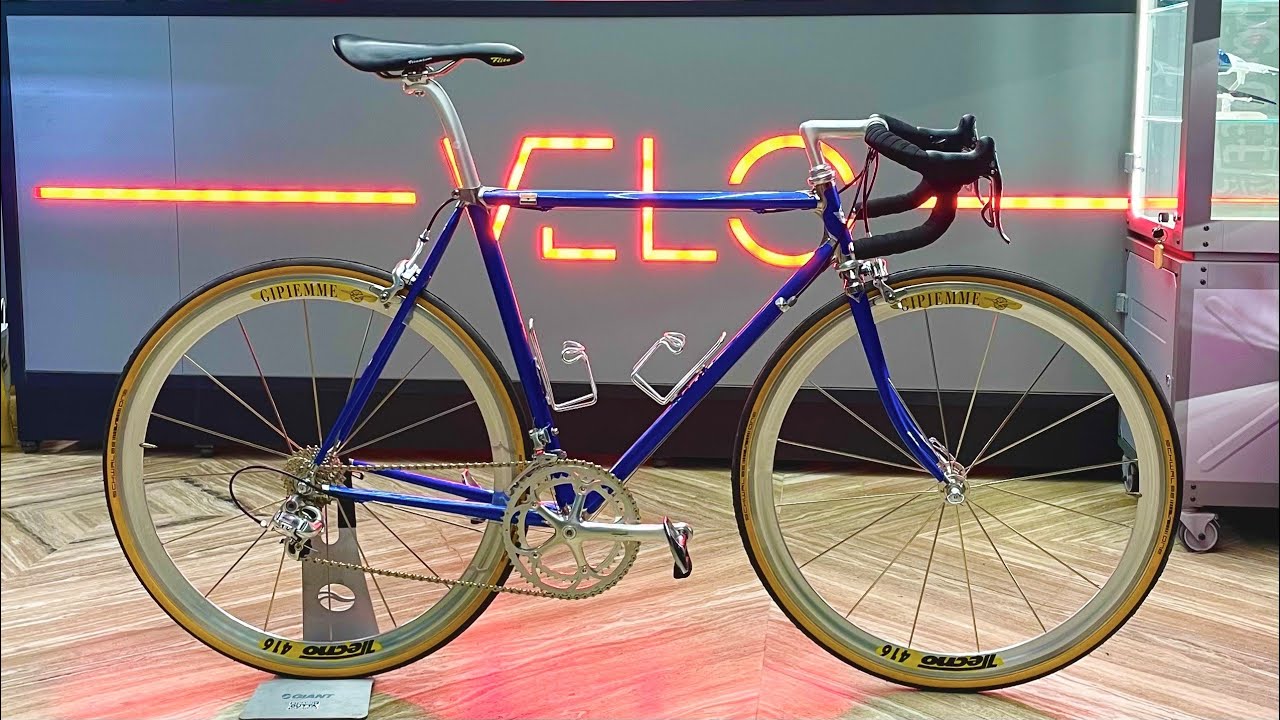 Dream Built: Retro Bike with vintage 1998 Campagnolo Record Titanium