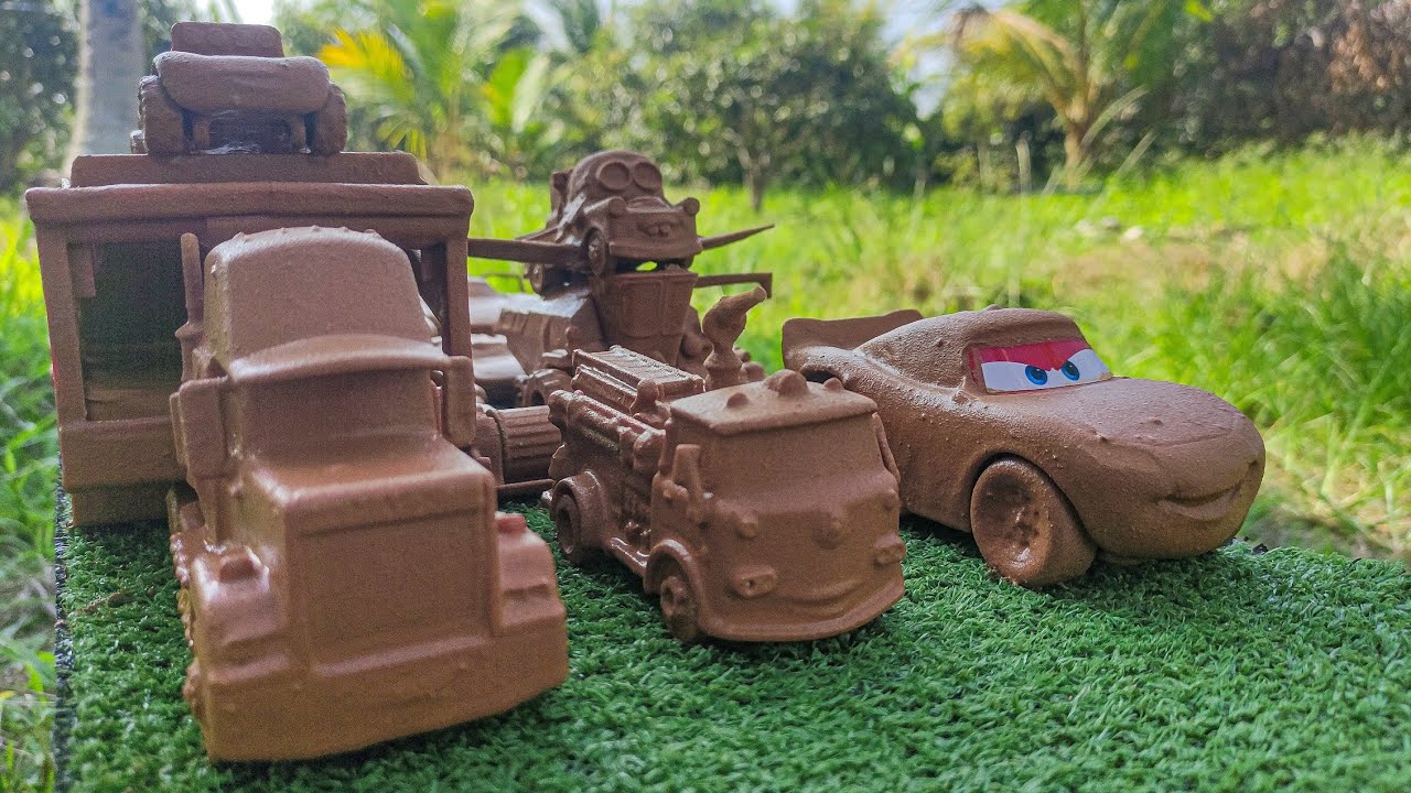 Clean up muddy minicars & disney car convoys! Play in the garden