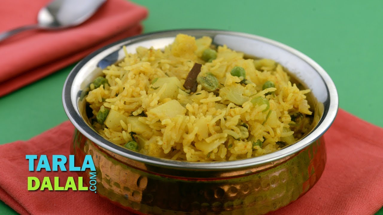 Handi Khichdi by Tarla Dalal
