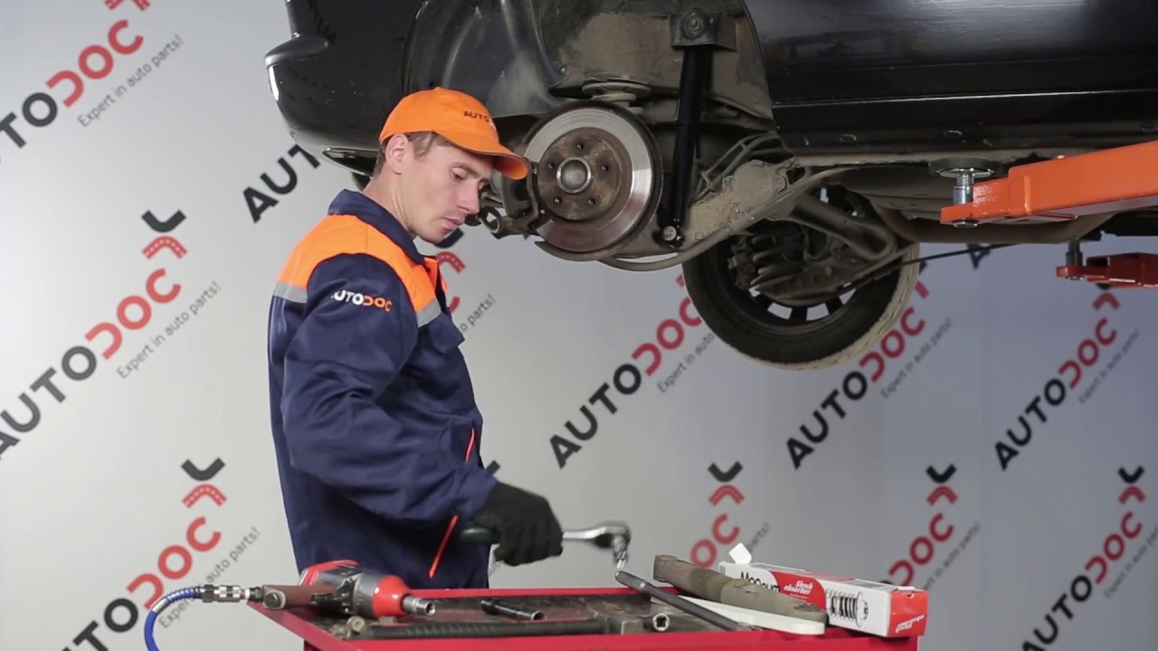 Come sostituire Ammortizzatori posteriori su  OPEL ZAFIRA A [Tutorial]