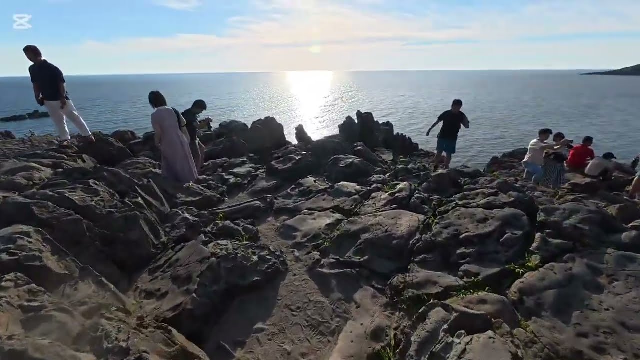 Tojinbo Cliffs 東尋坊 ဂျပန်ပင်လယ်ဘက်က ကျောက်ကမ်းပါး