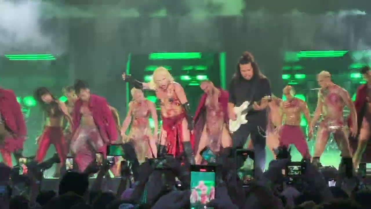 Lady Gaga - Monster(Chromatica ball live in Paris)(24/07/2022)