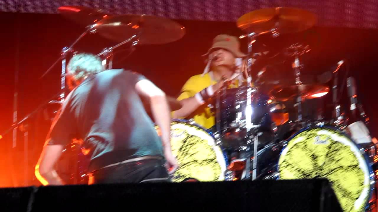 The Stone Roses - I Am The Resurrection (Live @ Singapore Indoor Stadium 2012)