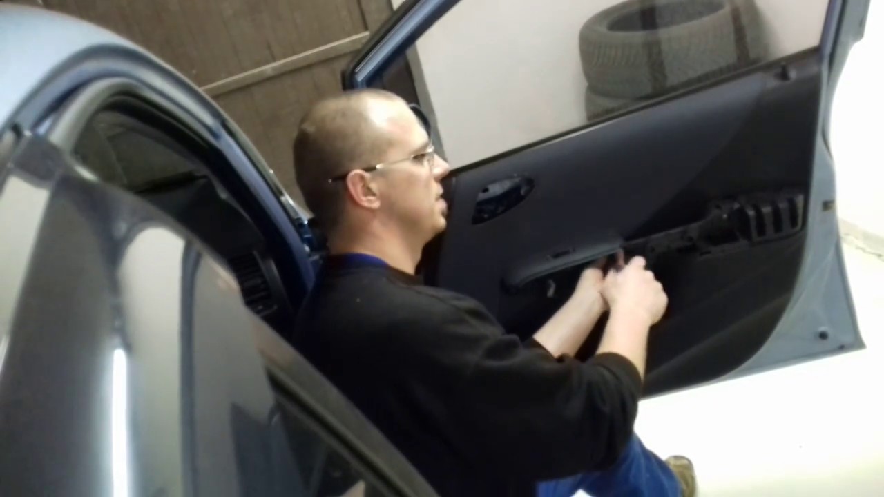 Honda Jazz GD ajt&oacute;panel leszerel&eacute;s