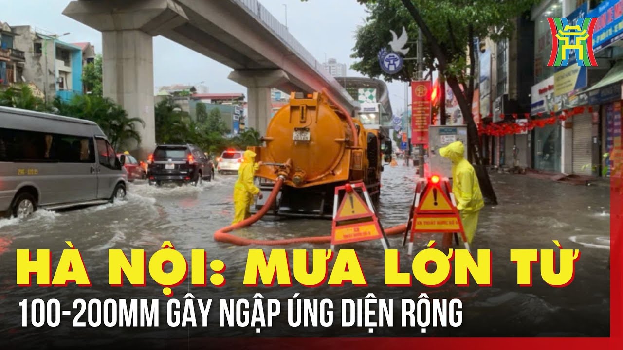 Hà Nội mưa lớn, nhiều tuyến phố ngập úng nghiêm trọng