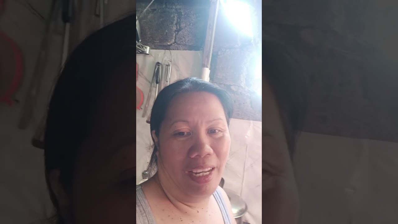 Ito naman ang isang nanay sa dalawang junakis.walis tayo sa atin  paligid 