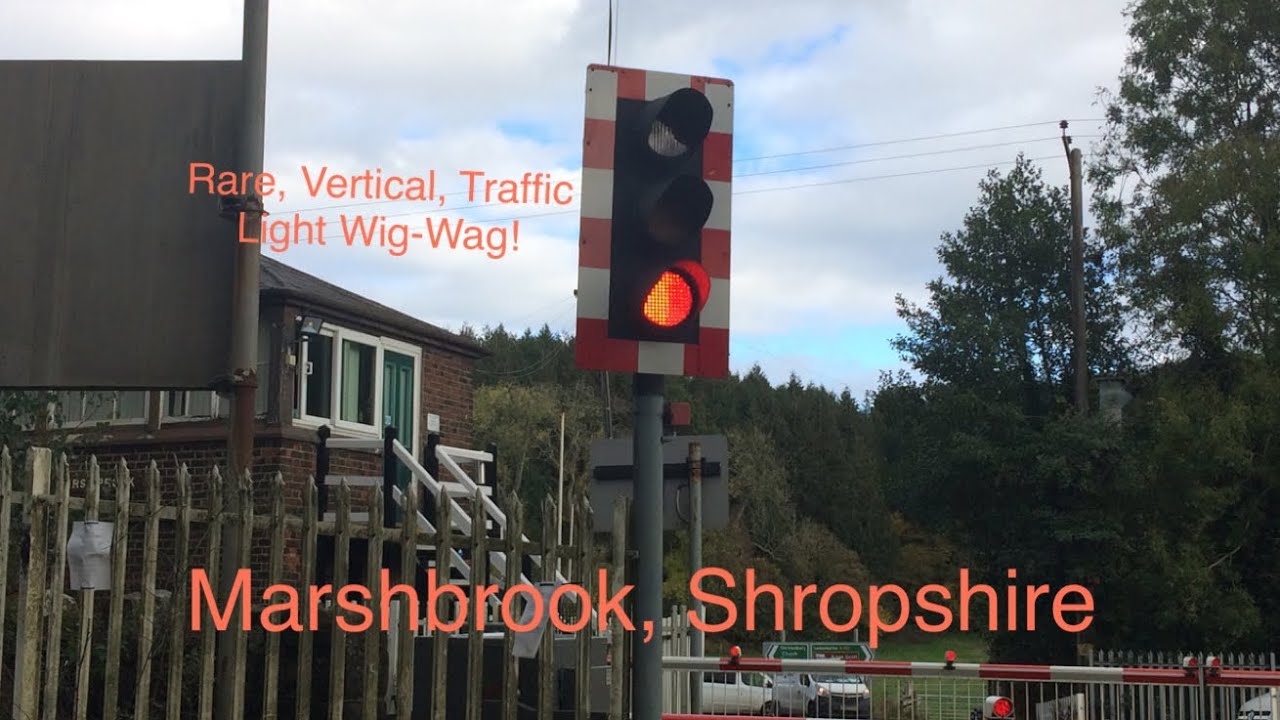 Very Rare Vertical Wig-Wag at Marshbrook Level Crossing, Shropshire