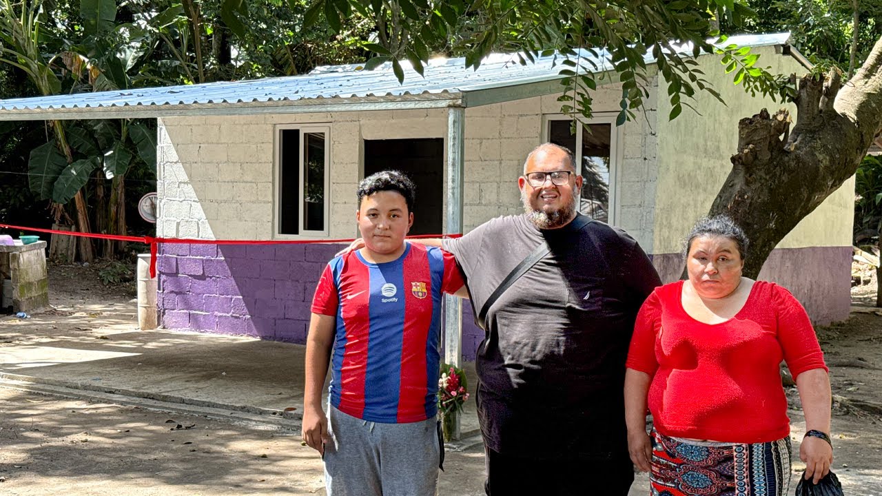 RENOVAMOS SU CASA, mamá Dora recibe casa nueva