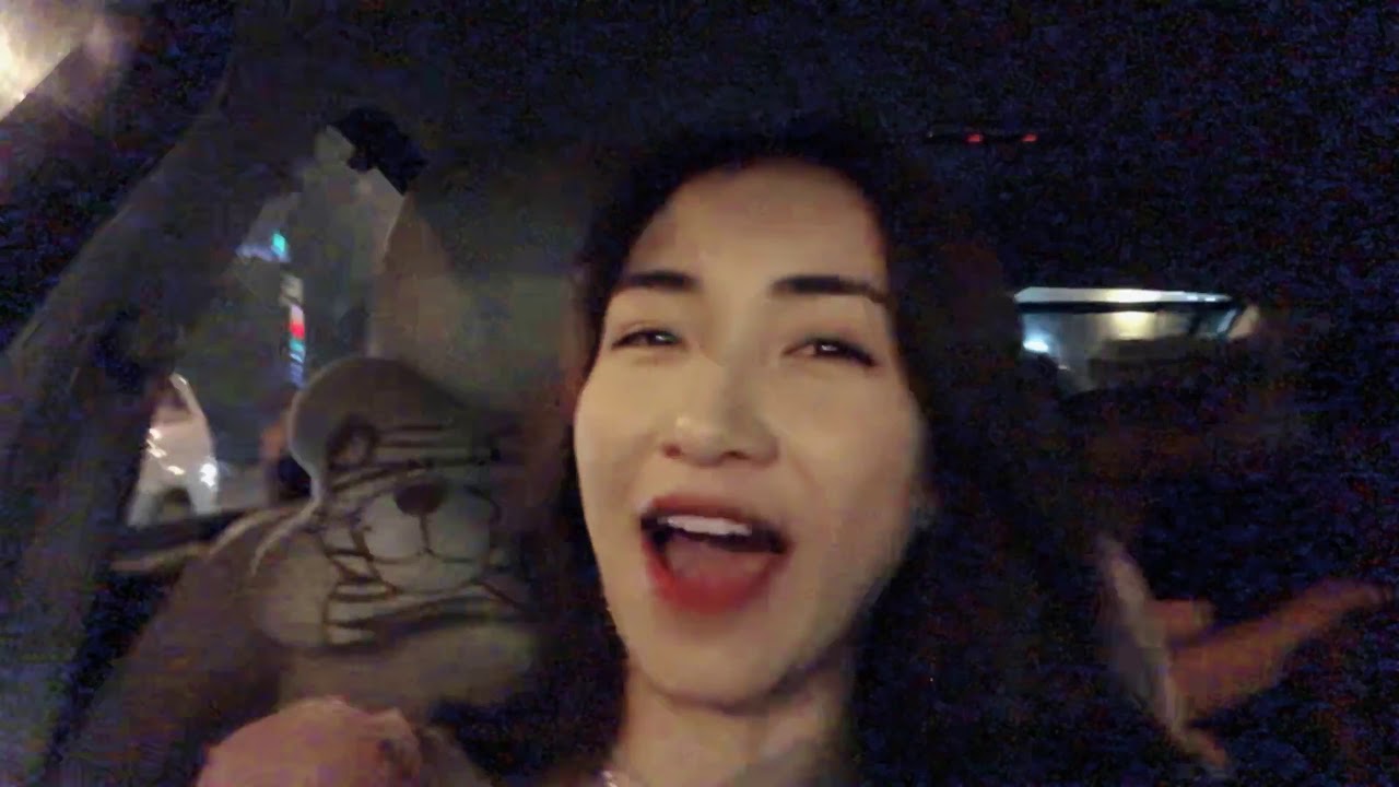 [ ĐỘT NHẬP TRƯỜNG ĐẠI HỌC CÙNG HOÀ MINZY Ep.2 ] Trường ĐH Kinh Tế TP HCM & Trường ĐH Luật TP HCM