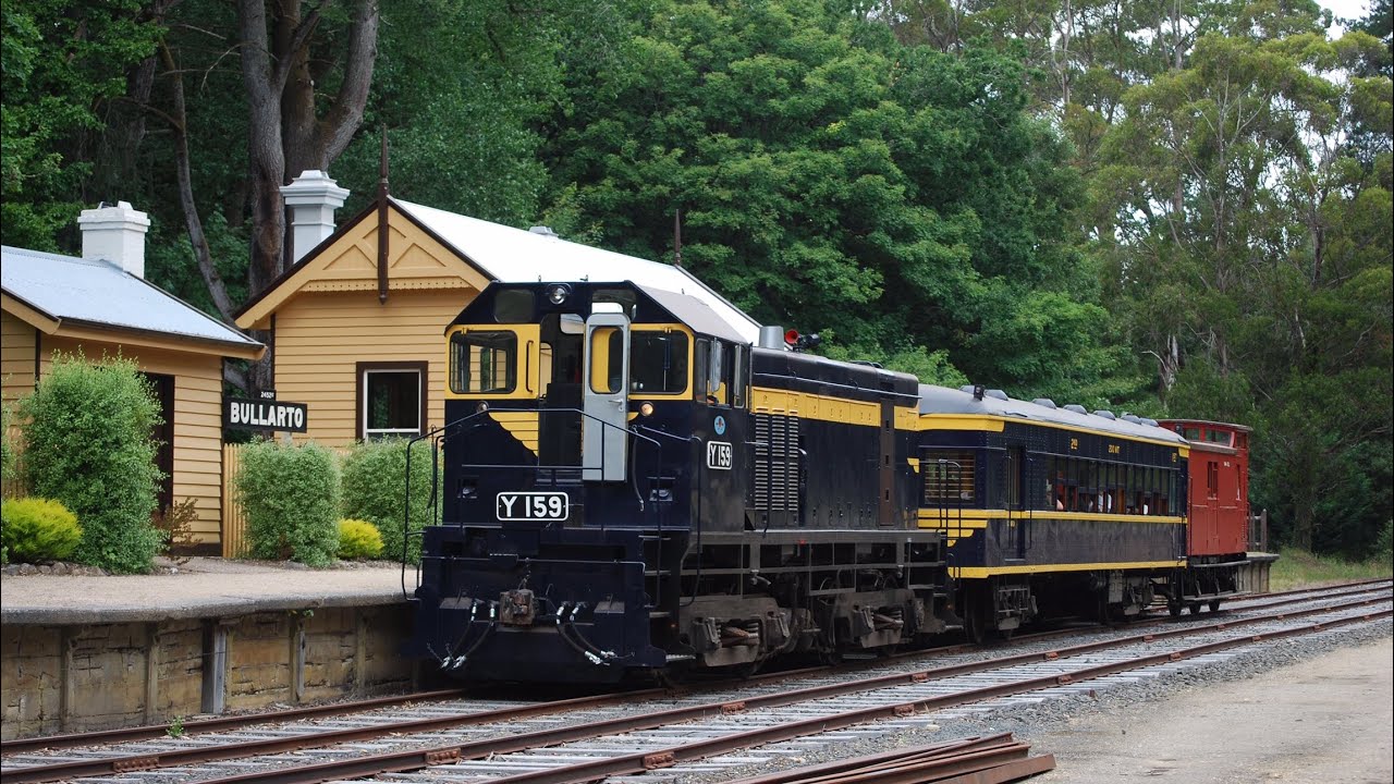 Y class hauling Railmotor Trailer | Daylesford Spa Country Railway
