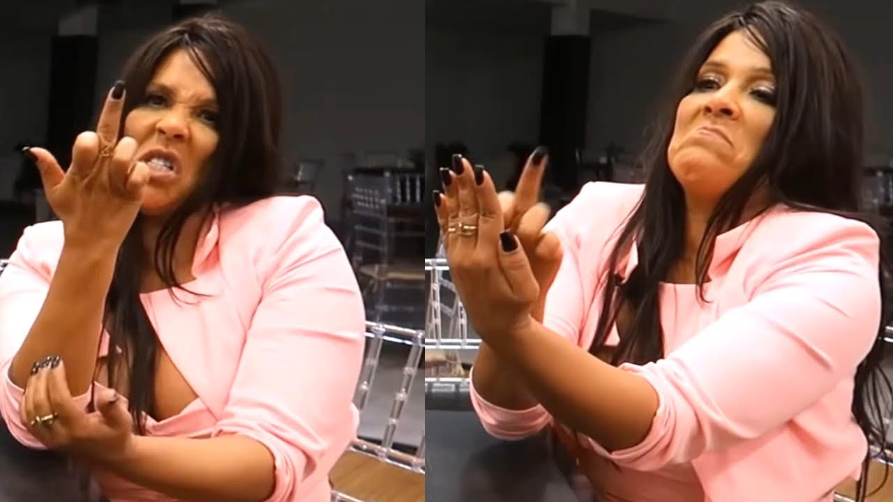 Silvânia Aquino DETONA DOIS EX CANTORES da Calcinha Preta, 