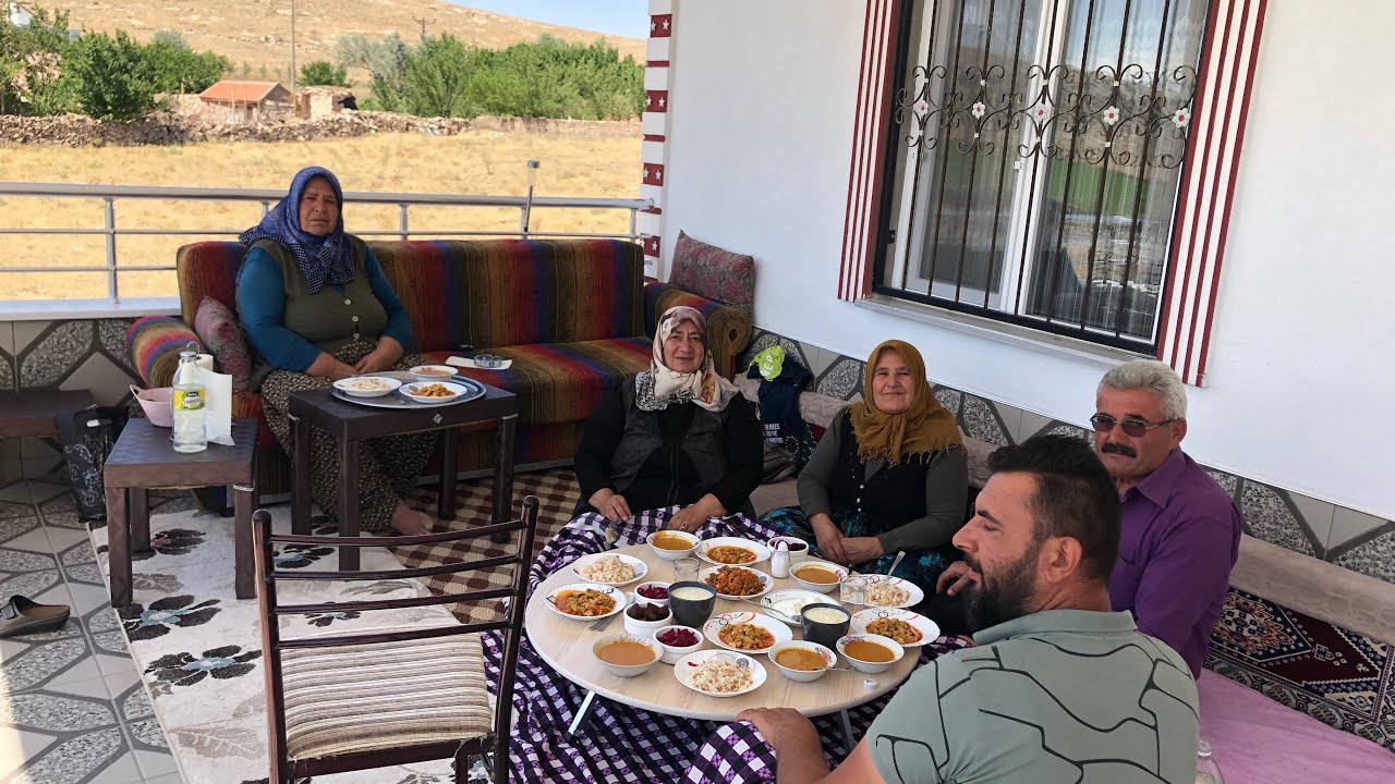MİSAFİR UMDUĞUNU DEĞİL BULDUĞUNU YERMİŞ😉ELMASIN HAYATI💖KÖY VLOGLARI-KAHVALTLAR YEMEKLER ÇAYLAR👍