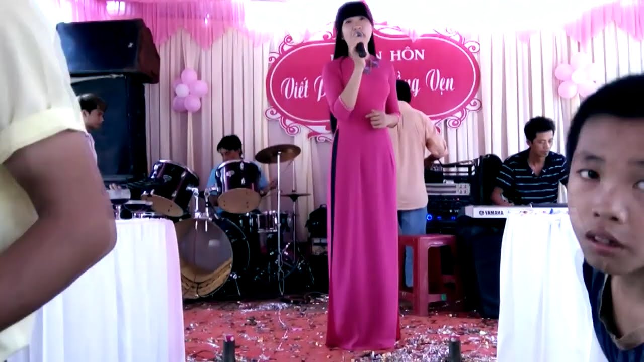 BẠN TÔI Ở QUÊ HÁT ĐÁM CƯỚI QUÊ : HOANG MANG _  HỒNG TÂM
