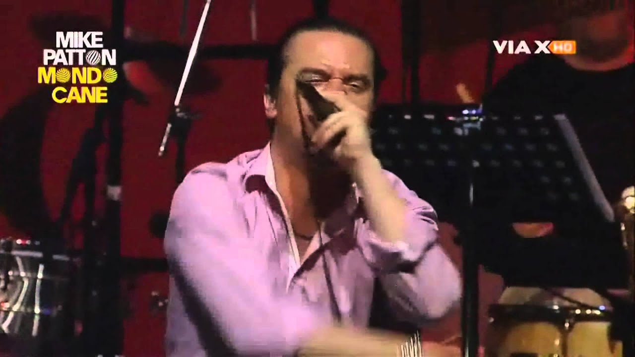Mike Patton (Mondo Cane) Ma L'Amore No @ Teatro Caupolicán 21/09/11 HD