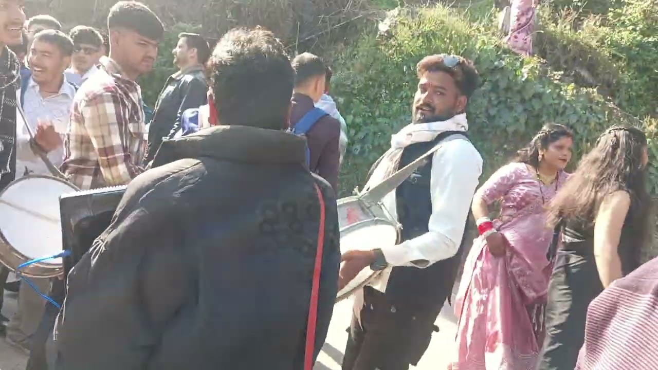 एक बार फिर से (अज्जू भाई) और (राज भाई) ने माहौल बना दिया // अज्जू भाई गढ़वाली बैंड//एक बार जरूर देखे