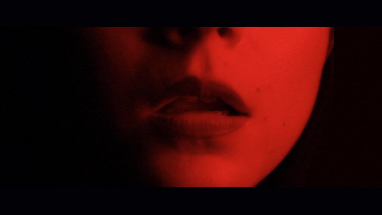 feelswithcaps - Underwater (Official Music Video)