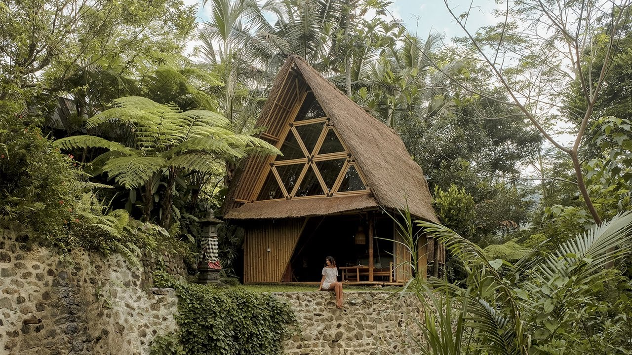 BALI VLOG // ONE NIGHT IN A BAMBOO ECO HOUSE