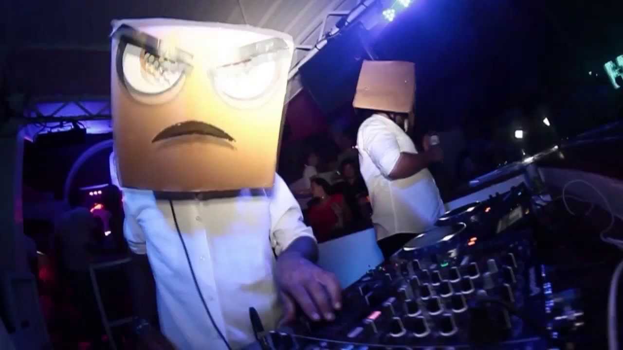 BeastieBoys vs HouseOfPain vs SandroSilva And Quintino-Intergalactic Epic Jump (Djsfm Bootleg Mix)