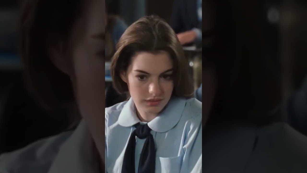 The Princess Diaries: Whats under the hat?👀 #annehathaway #julieandrews