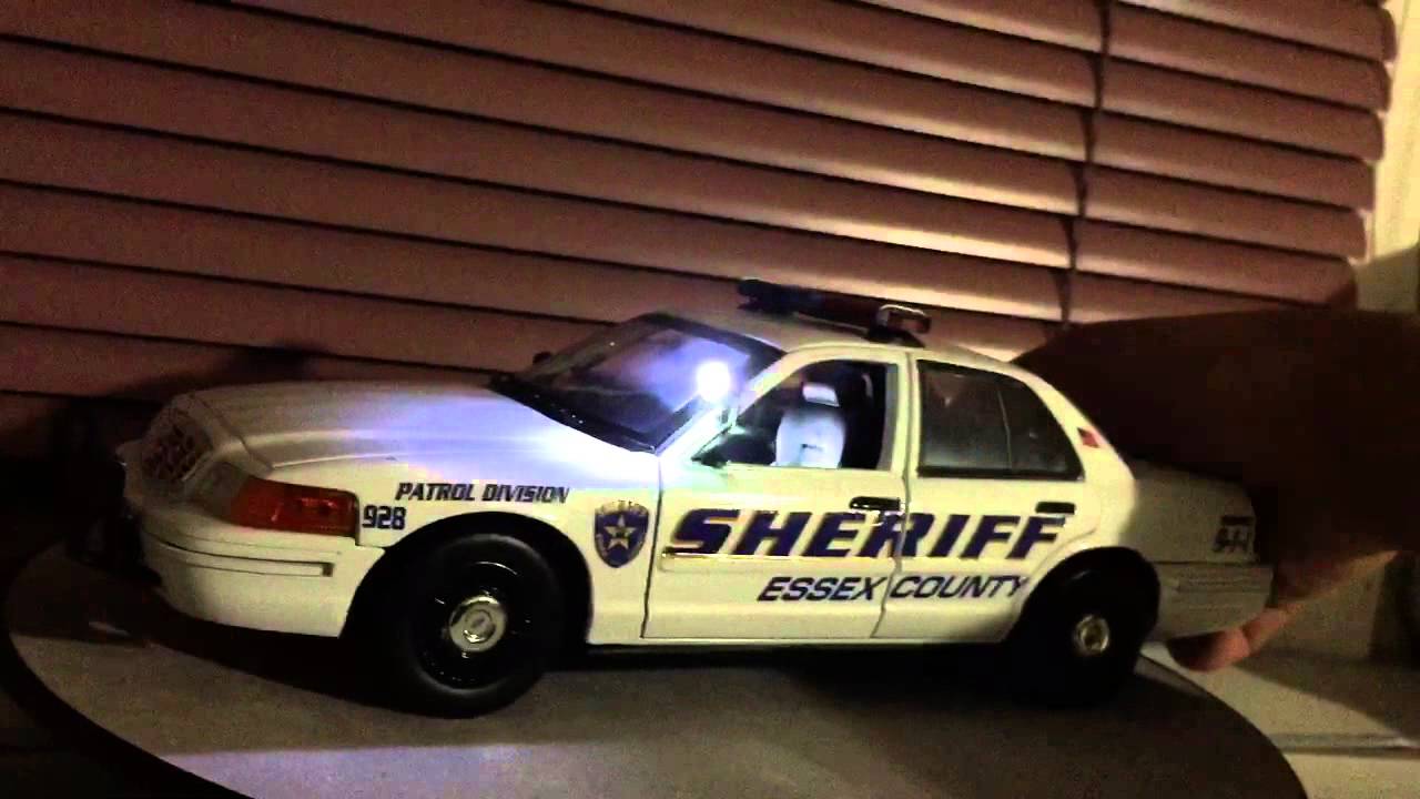 Essex County Sheriff with working lights