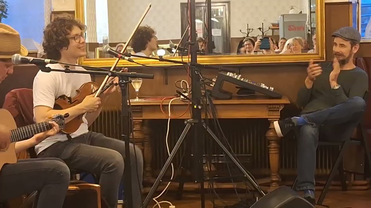 Philipp Lingg & Christoph Mateka im Café Heumarkt : Über wir