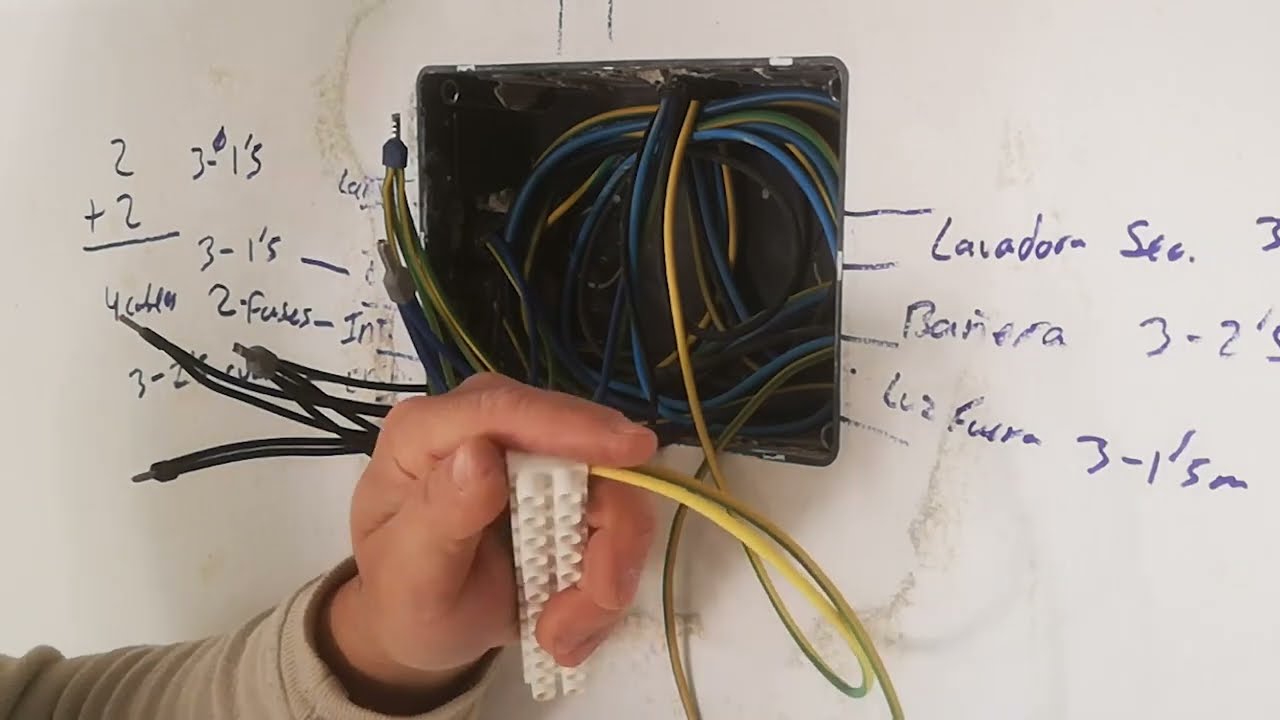 10# Electricidad de una vivienda. Conectar y cablear caja de empalmes
