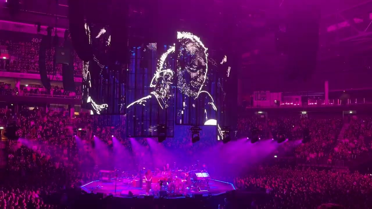 Radiohead “Everything in its Right Place” (Berlin 12/8/25)