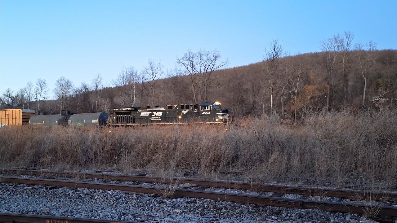 NS RR SURPRISE MEET W/ DPU's and SD70ACe LEADER!!