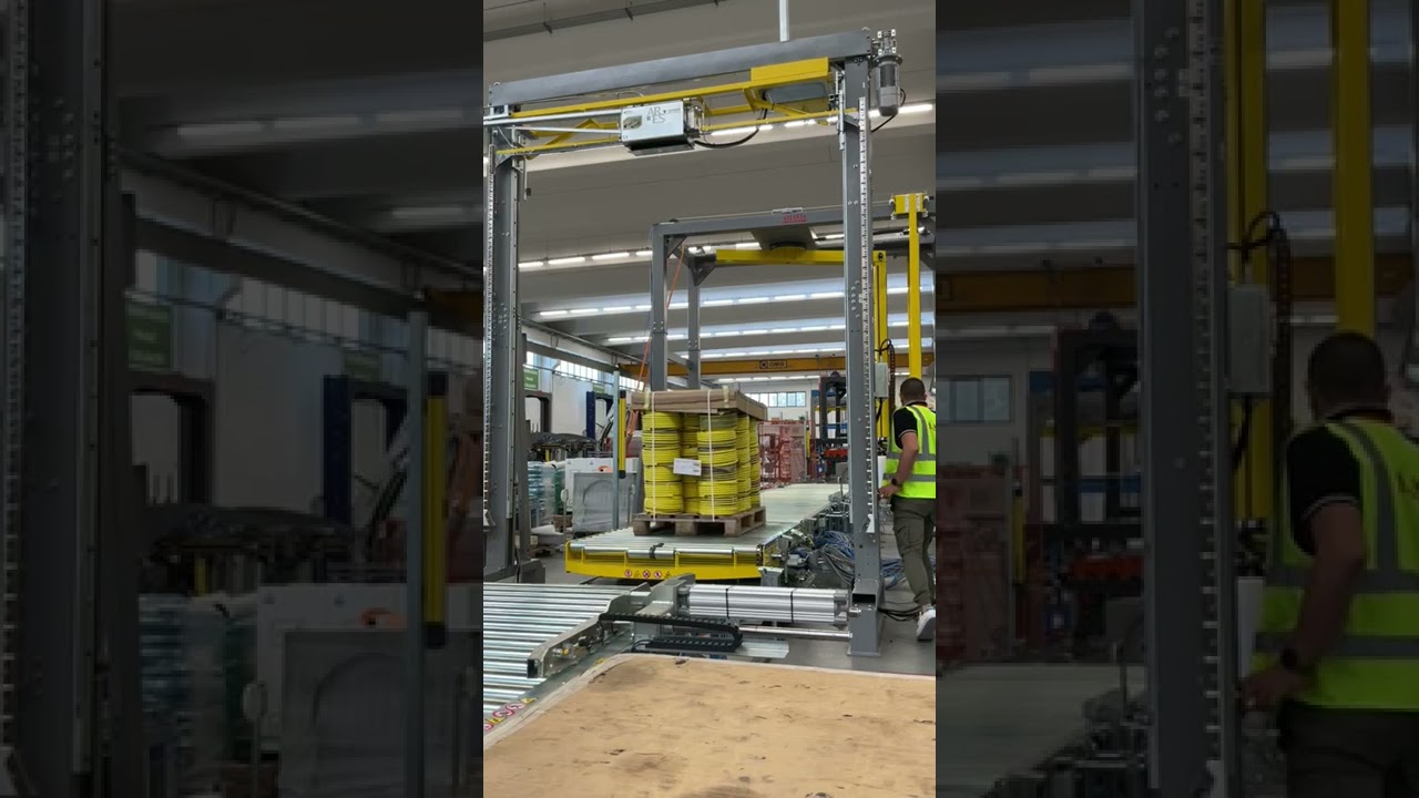 Linea avvolgimento e reggiatura bancali con TP-733 VTS con testa superiore