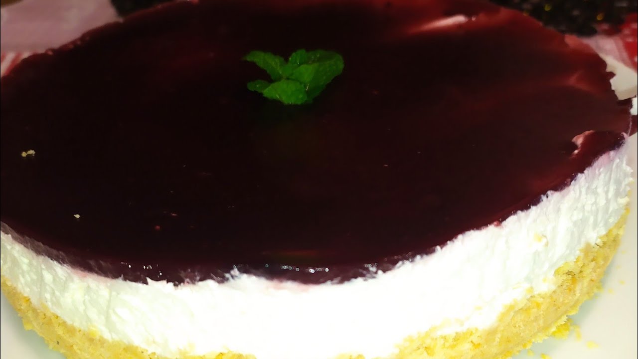 Cheesecake classica con marmellata ai frutti rossi