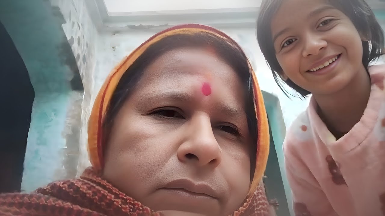Dadi Maa Ke Saath Khichdi.