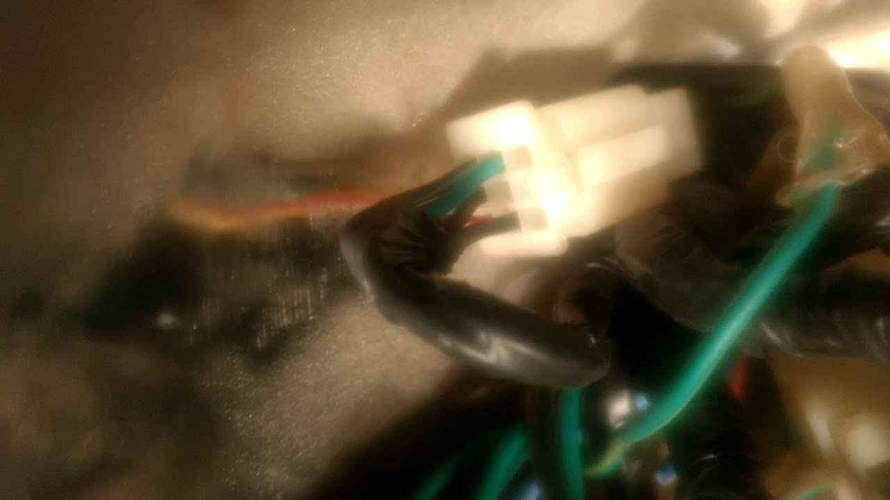 UM Renegade problema con sistema de carga batería por conectar luces directa a batería.