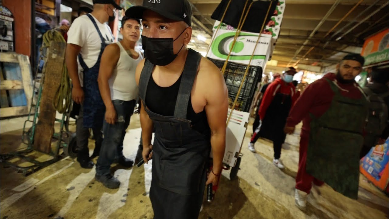 Trabajando en la central de abasto… | Yulay