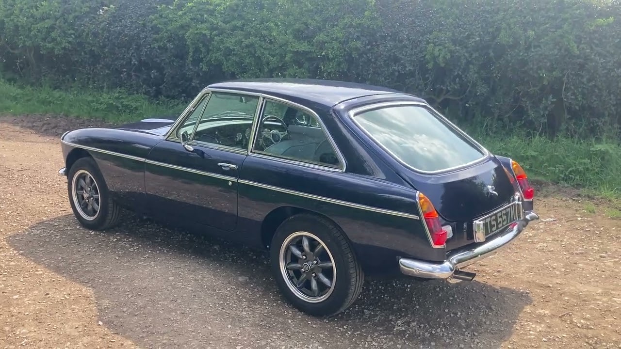 MGB GT V8 Bentley blue