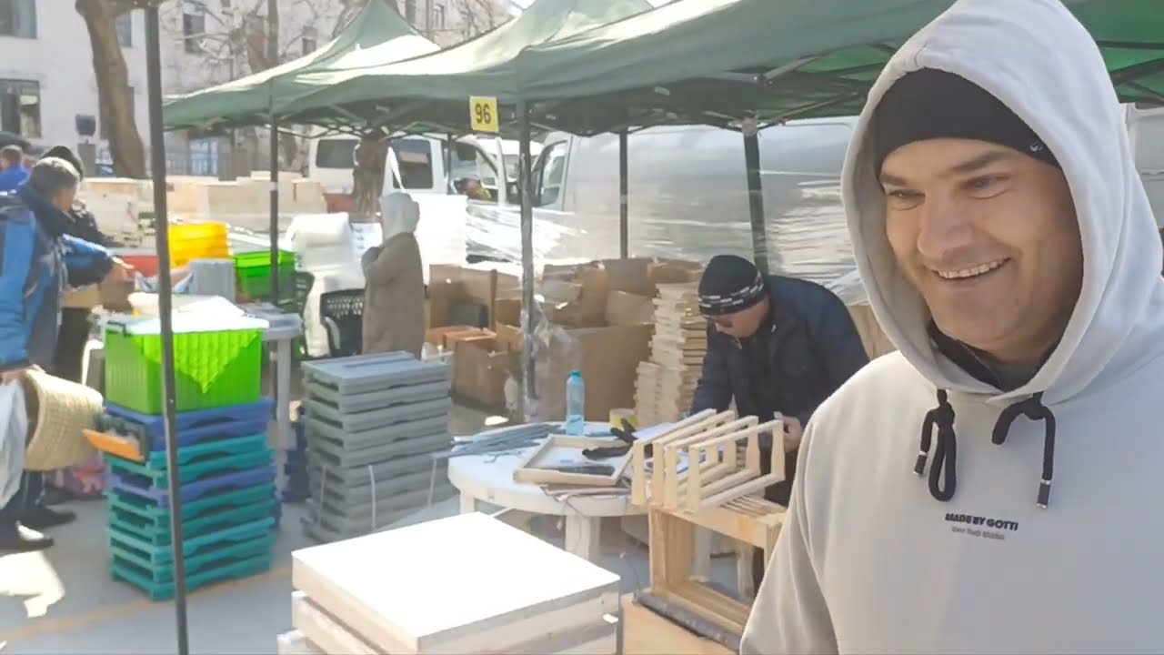 Azi la târgul apicol București 