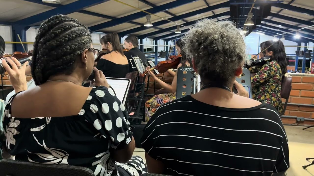 Em Caminhos de Dor -Maanaim PDR