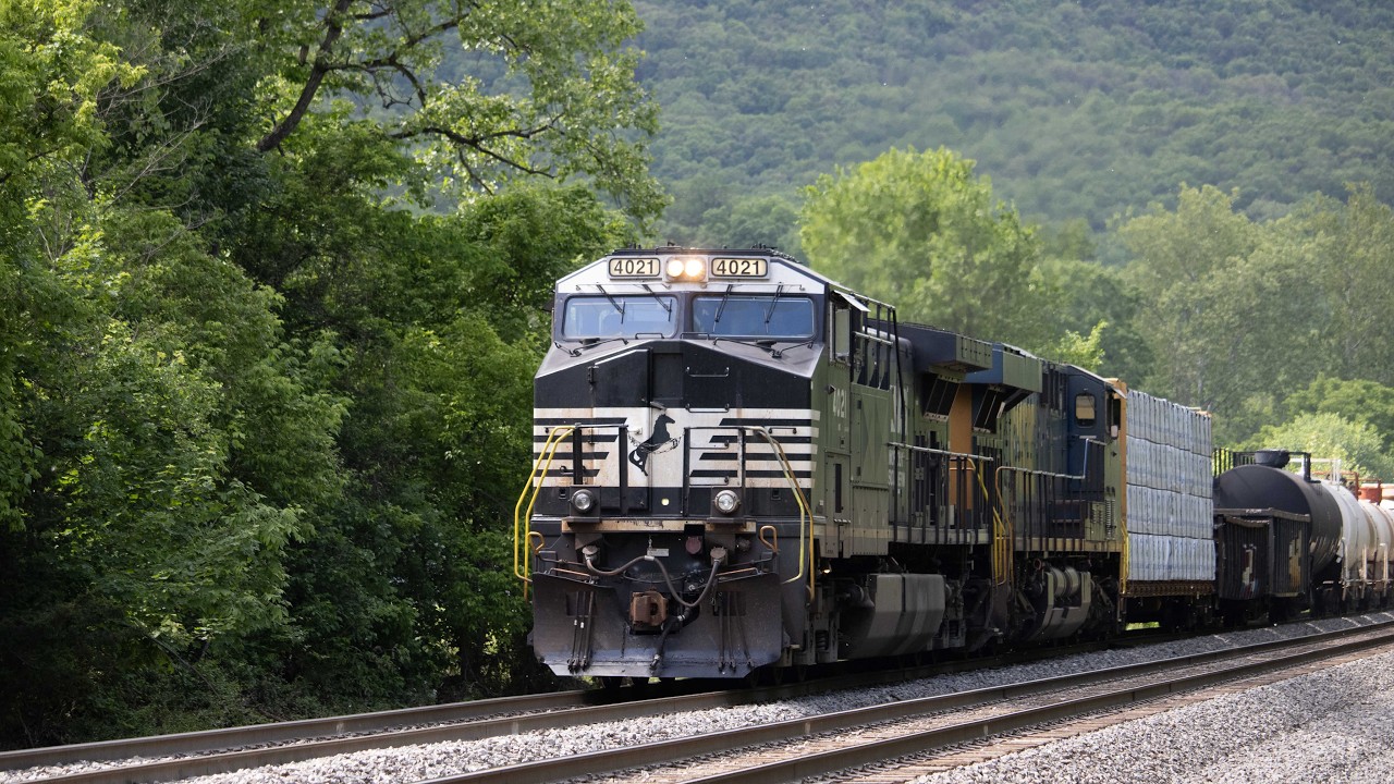 Surprise Sand Patch Train!!!!!! #train #csx