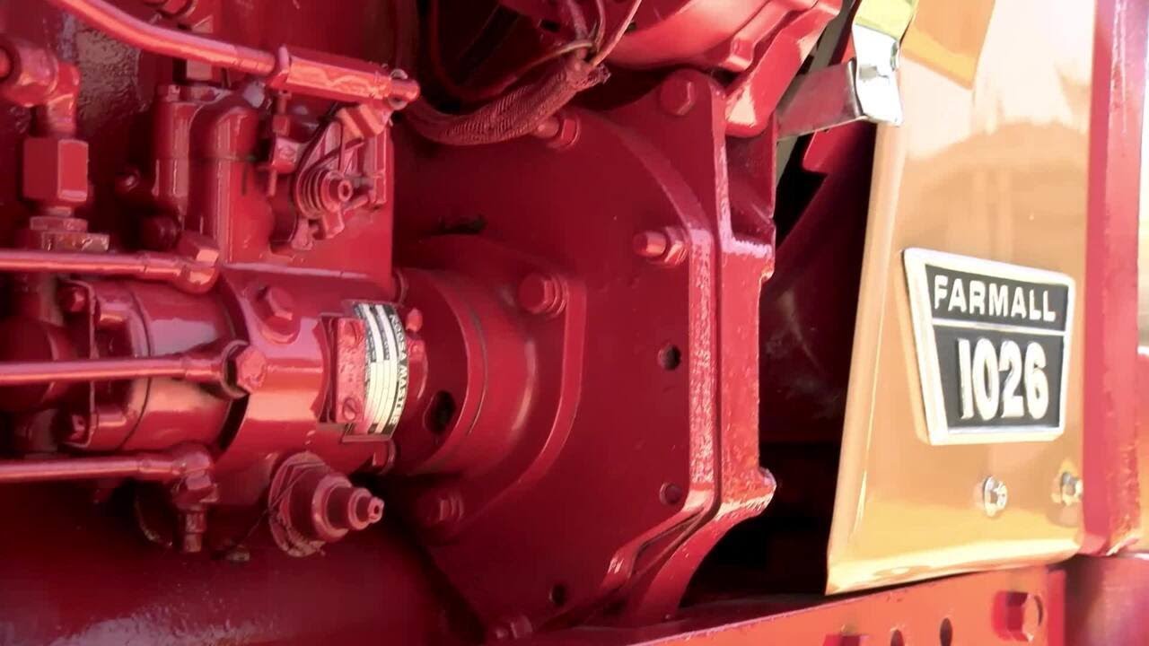 Истории тракторов: 1970 International Harvest 1026 Gold Demonstrator