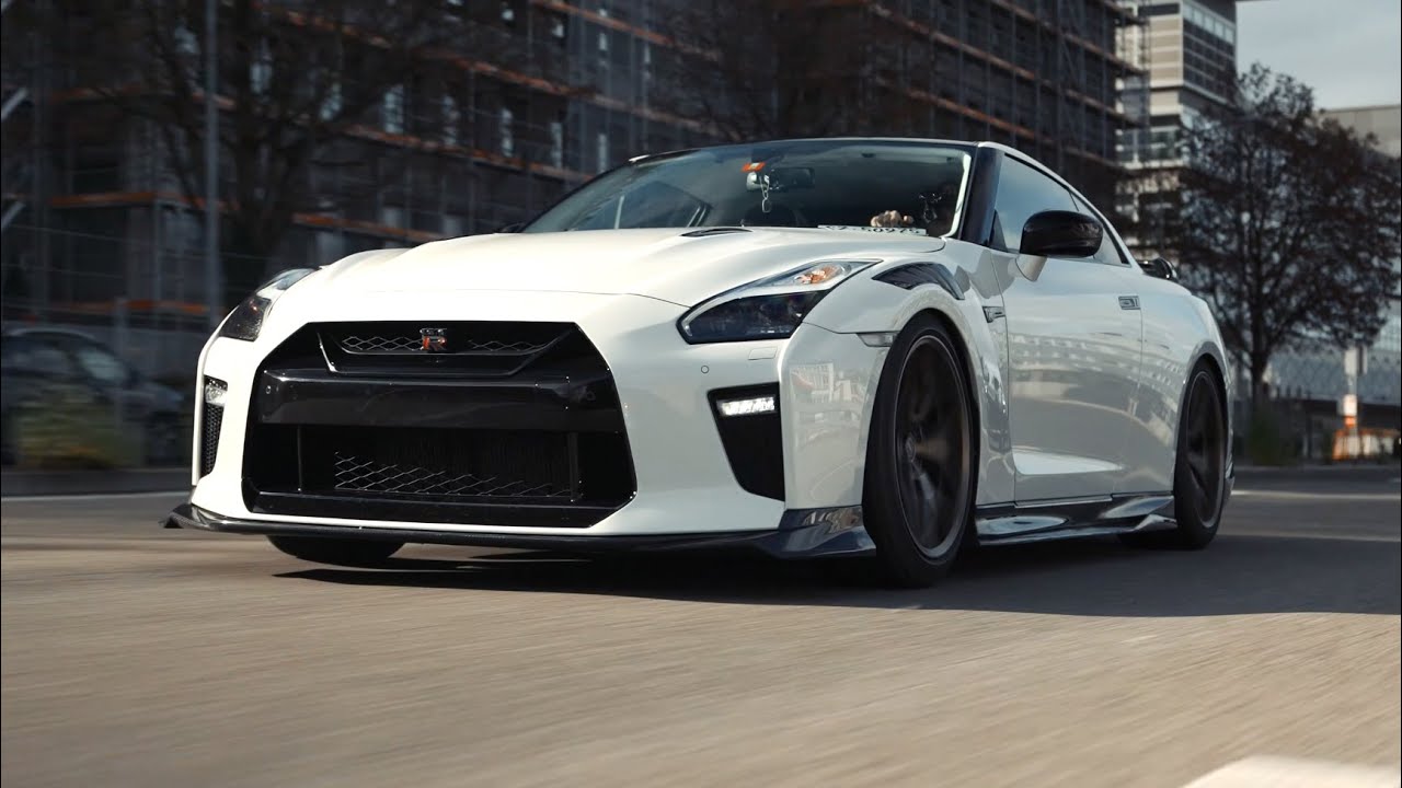 Nissan GTR on Vossen HF5
