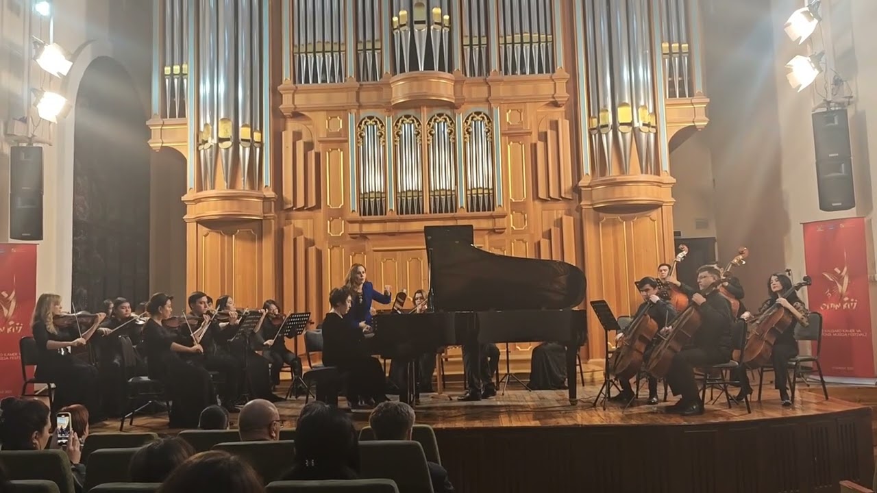 Бах Концерт  №. 3 ре мажор, BWV 1054. Исп. Эльмира Миркасимова и оркестр 