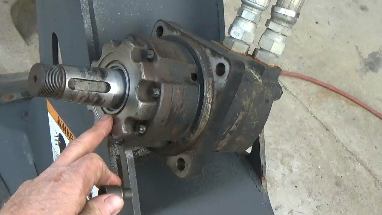 Replacing leaking seal on Bobcat SG-60 stump grinder